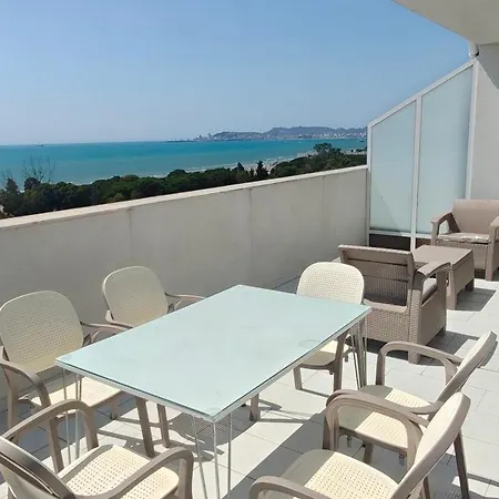 Appartement Penthouse D'exception Avec Rooftop Vue Et Colline 3 Sur 2 étages 100m De La Durrës