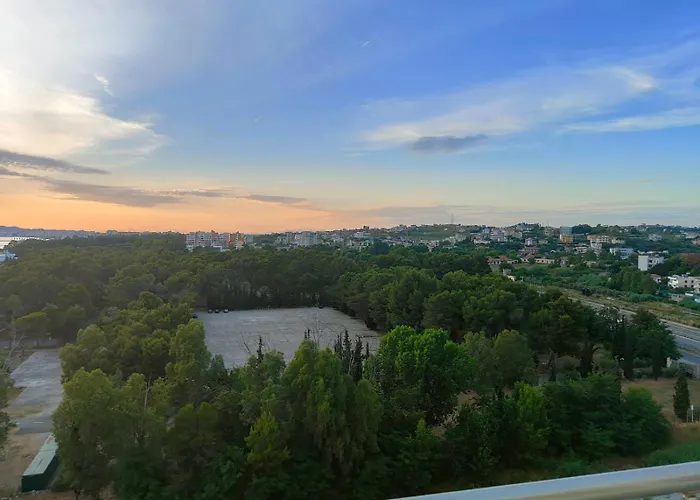 Penthouse D'exception Avec Rooftop Vue Et Colline 3 Sur 2 étages 100m De La Durrës