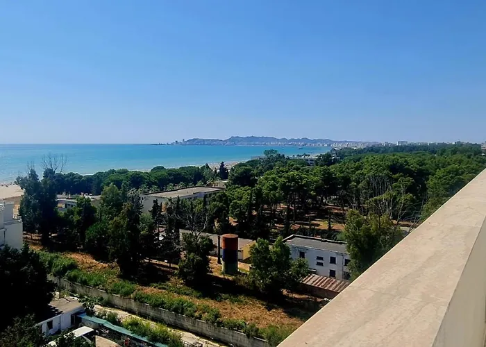 Penthouse D'exception Avec Rooftop Vue Et Colline 3 Sur 2 étages 100m De La * Durrës