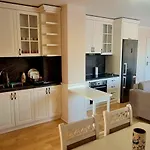 Penthouse D'exception Avec Rooftop Vue Et Colline 3 Sur 2 Etages 100m De La * Durrës