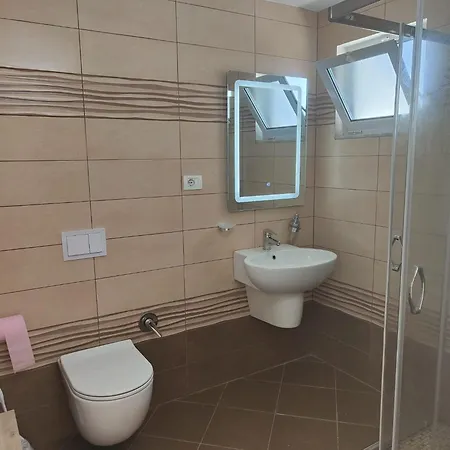 Penthouse D'exception Avec Rooftop Vue Et Colline 3 Sur 2 Etages 100m De La Δυρράχιο