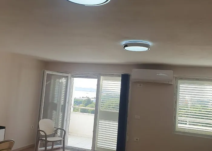 Penthouse D'exception Avec Rooftop Vue Et Colline 3 Sur 2 Etages 100m De La Durrës