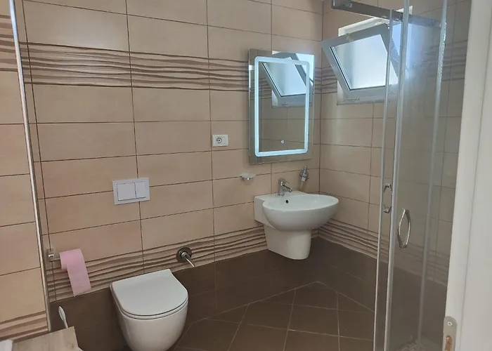 Penthouse D'exception Avec Rooftop Vue Et Colline 3 Sur 2 Etages 100m De La Durrës