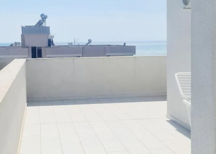 Penthouse D'exception Avec Rooftop Vue Et Colline 3 Sur 2 Etages 100m De La Durrës